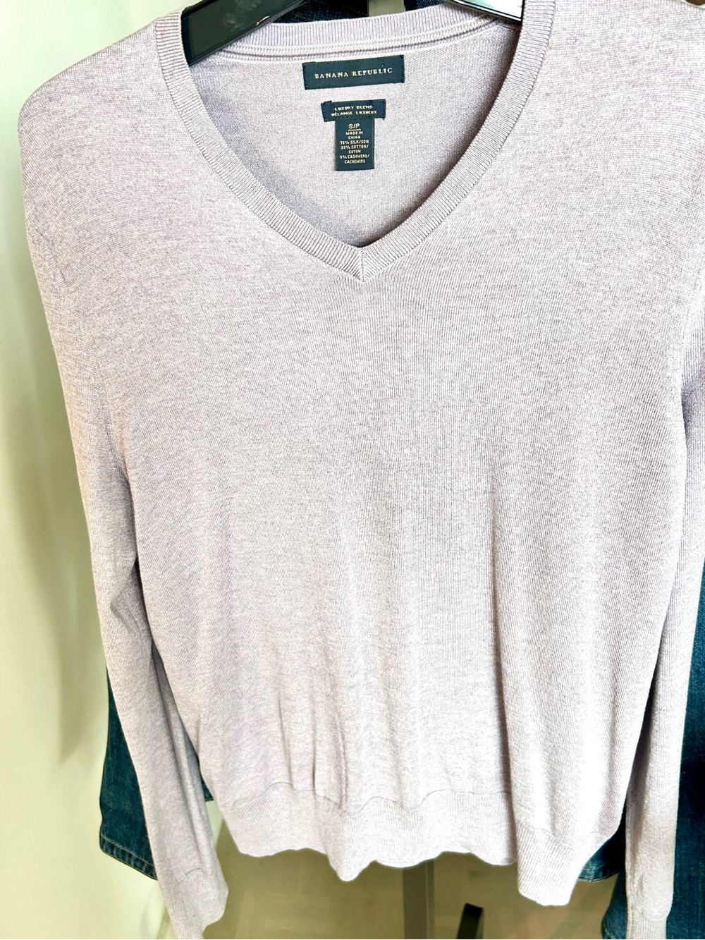 Banana Republic luxury brand V-Neck silk, cotton. Cashmere men’s/ women